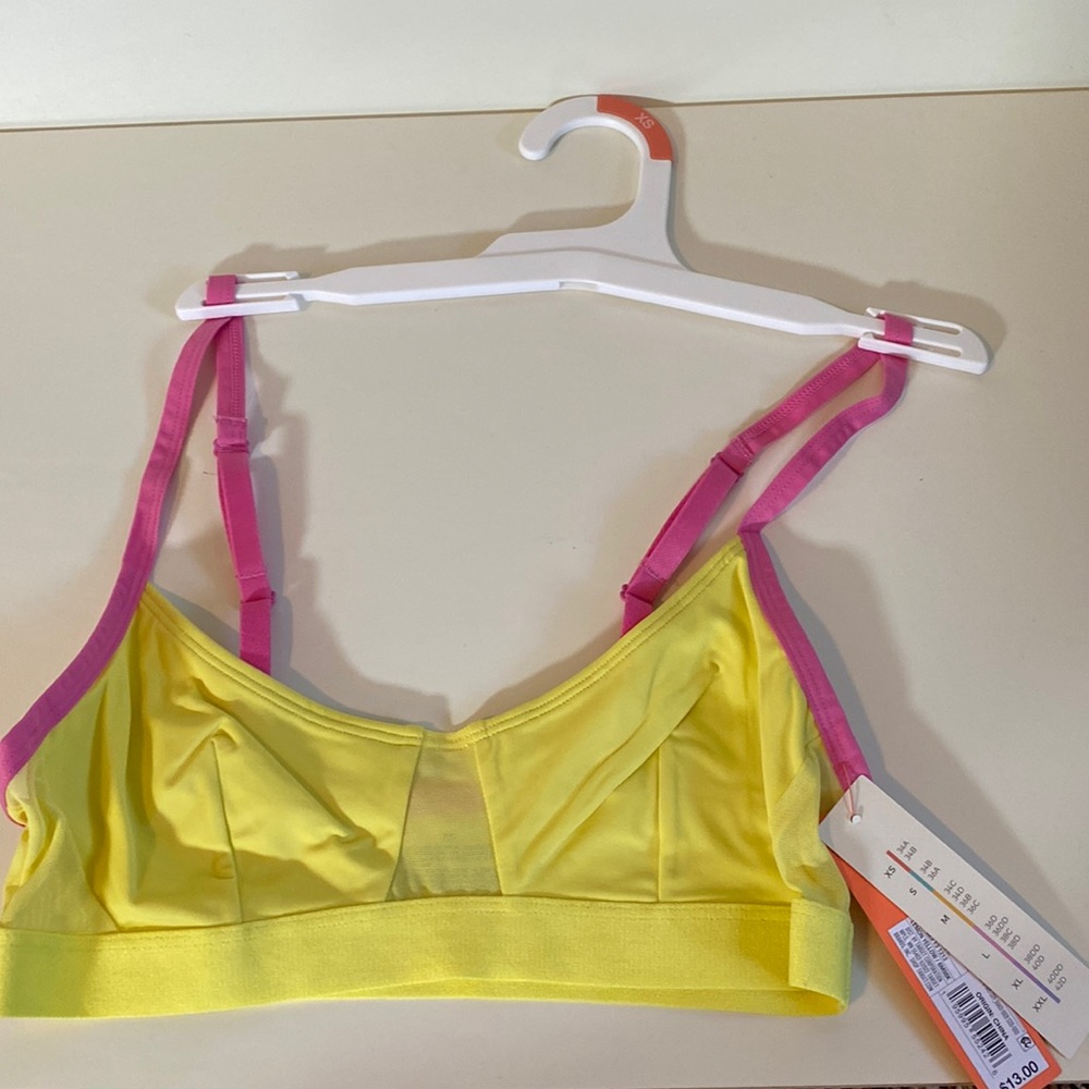 Sports bra